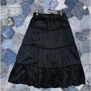Mossino 100% silk black midi skirt
